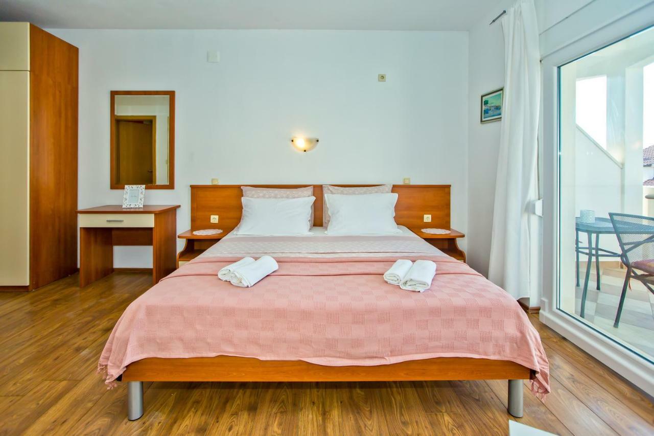 Apartments Bubalo フヴァル エクステリア 写真